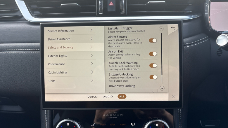 Jaguar F-Pace 2.0 D200 R-Dynamic HSE Black 5dr Auto AWD Diesel Estate